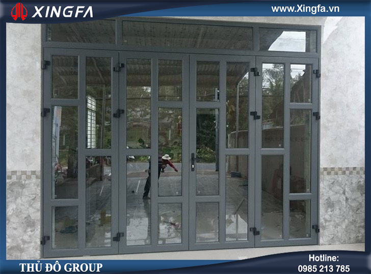Mẫu cửa nhôm Xingfa dùng thanh pano nhôm phía dưới & cửa nhôm Xingfa chia thêm nhiều đố cửa